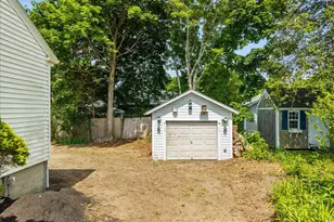 43 Prospect St, Falmouth, MA 02540 - Photo 37