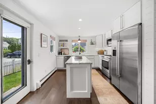 44 Pleasant St, Provincetown, MA 02657 - Photo 11