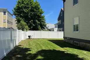 131 Laurel St, Malden, MA 02148 - Photo 3