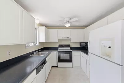 18 Woodview Drive #UNIT 8C, Falmouth, MA 02540 - Photo 11