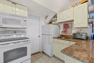 15 Cottage St, Provincetown, MA 02657 - Photo 9