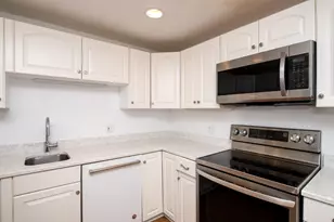 10 Village Green Cir, Mashpee, MA 02649 - Photo 7