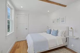 33 Vineyard Ave, Oak Bluffs, MA 02557 - Photo 7