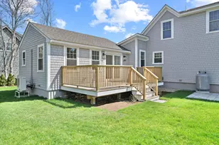 33 Vineyard Ave, Oak Bluffs, MA 02557 - Photo 9