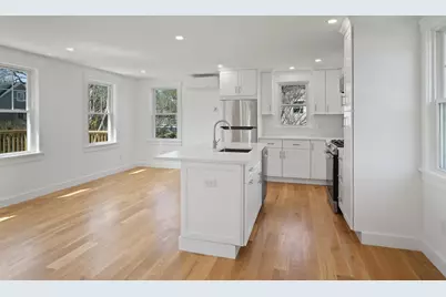 33 Vineyard Avenue, Oak Bluffs, MA 02557 - Photo 3