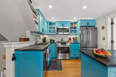 24 Cottage Street, Provincetown, MA 02657 - Photo 11