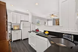 484 Commercial St, Provincetown, MA 02657 - Photo 11
