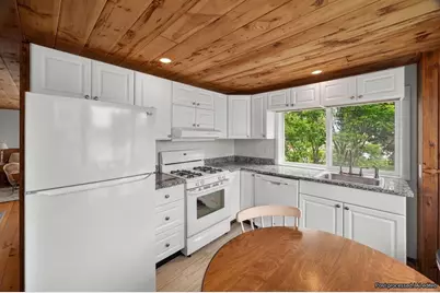 424 Grand Avenue, Falmouth, MA 02540 - Photo 9