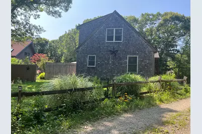 323 County Road, Oak Bluffs, MA 02557 - Photo 5
