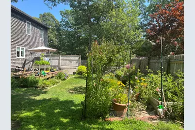 323 County Road, Oak Bluffs, MA 02557 - Photo 7