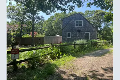 323 County Road, Oak Bluffs, MA 02557 - Photo 7