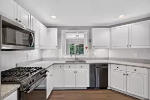 8 Elizabeth Cir, Mashpee, MA 02649 - Photo 11