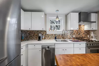 9A Conwell Street #4, Provincetown, MA 02657 - Photo 5