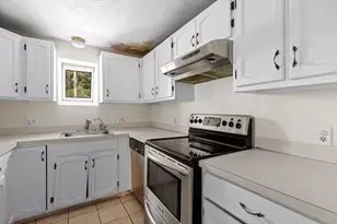 24 Bettys Pond Rd, Barnstable, MA 02601 - Photo 3