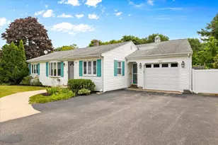 33 Homestead Ln, Falmouth, MA 02536 - Photo 3