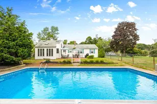 33 Homestead Ln, Falmouth, MA 02536 - Photo 9