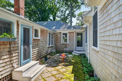 528 Main Street, Tisbury, MA 02568 - Photo 15