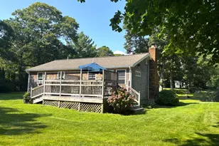 11 Stanley St, Oak Bluffs, MA 02557 - Photo 3