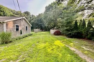 11 Stanley St, Oak Bluffs, MA 02557 - Photo 17