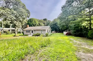 11 Stanley St, Oak Bluffs, MA 02557 - Photo 3