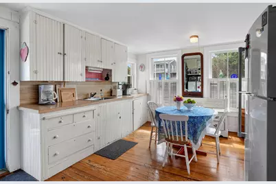 27 Beach Road, Oak Bluffs, MA 02557 - Photo 9