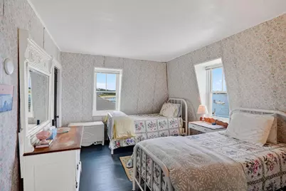 27 Beach Road, Oak Bluffs, MA 02557 - Photo 15
