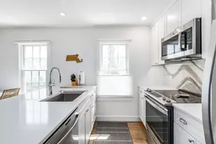 8 Atlantic Ave, Provincetown, MA 02657 - Photo 7
