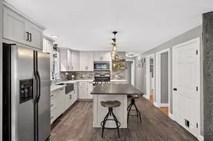 11 Burbank St, Sandwich, MA 02563 - Photo 5