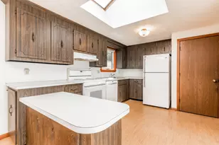 8 Laura Ln, Bourne, MA 02553 - Photo 15