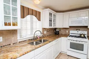 28 Quashnet Woods Dr, Mashpee, MA 02649 - Photo 5