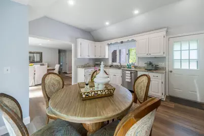 327 N Falmouth Highway, Falmouth, MA 02556 - Photo 7