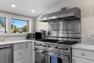 10 Snows Ln, Provincetown, MA 02657 - Photo 11