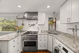 21 Harborview Dr, Falmouth, MA 02536 - Photo 11