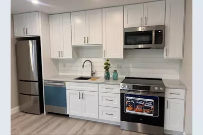 112 W Main Street #3, Barnstable, MA 02601 - Photo 5