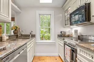 28 Flying Cloud Cir, Mashpee, MA 02649 - Photo 5