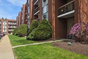 4975 Washington St, Boston, MA 02132 - Photo 3