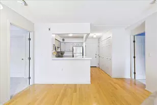 4975 Washington St, Boston, MA 02132 - Photo 13