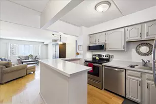 4975 Washington St, Boston, MA 02132 - Photo 9