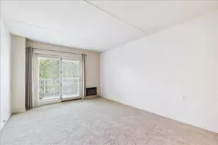 4975 Washington St, Boston, MA 02132 - Photo 15