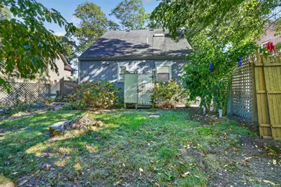 31 Beacon Avenue, Oak Bluffs, MA 02557 - Photo 23