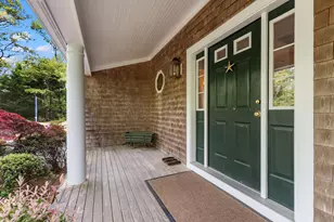 5 Bayes Hill Cir, Oak Bluffs, MA 02557 - Photo 5