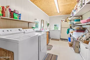 815 5th St, Chipley, FL 32428 - Photo 15