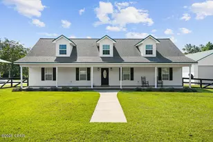 1528 Hilltop Dr, Bonifay, FL 32425 - Photo 1