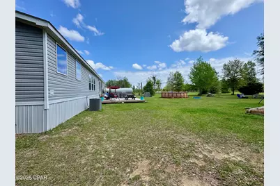 7031 Hamilton Road, Grand Ridge, FL 32442 - Photo 21