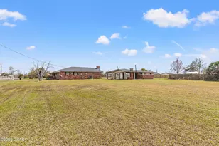 905 E 12th St, Lynn Haven, FL 32444 - Photo 29