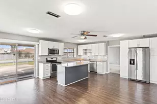 905 E 12th St, Lynn Haven, FL 32444 - Photo 21