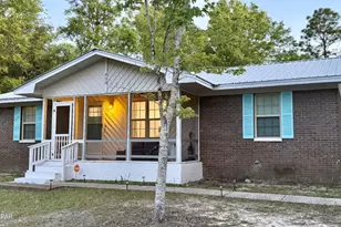 450 Roberts Dr, Defuniak Springs, FL 32433 - Photo 1