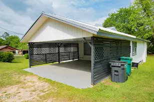 402 E Pennsylvania Ave, Bonifay, FL 32425 - Photo 5