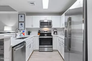 15928 Front Beach Rd, Panama City Beach, FL 32413 - Photo 7