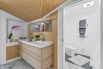 1748 Georgia Street, Alford, FL 32420 - Photo 21